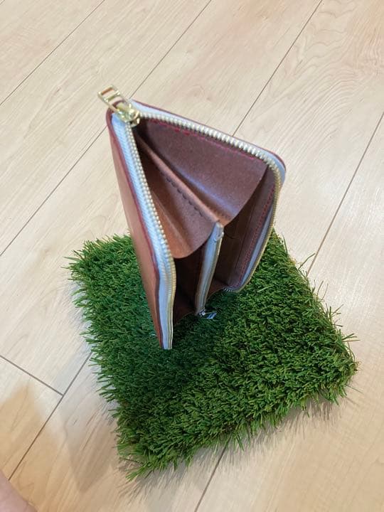 ラウンドファスナー長財布