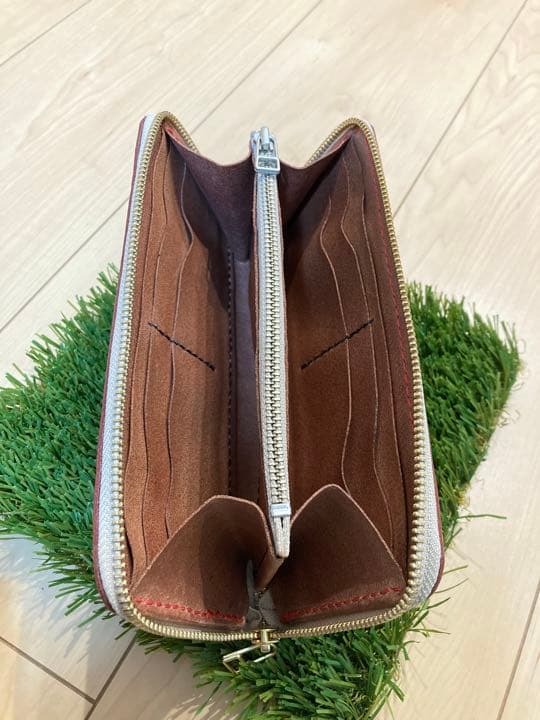 ラウンドファスナー長財布