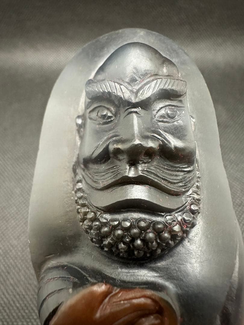 天然の黒い瑪瑙石 達磨　金銭　貔 のお守り　置き物　142g