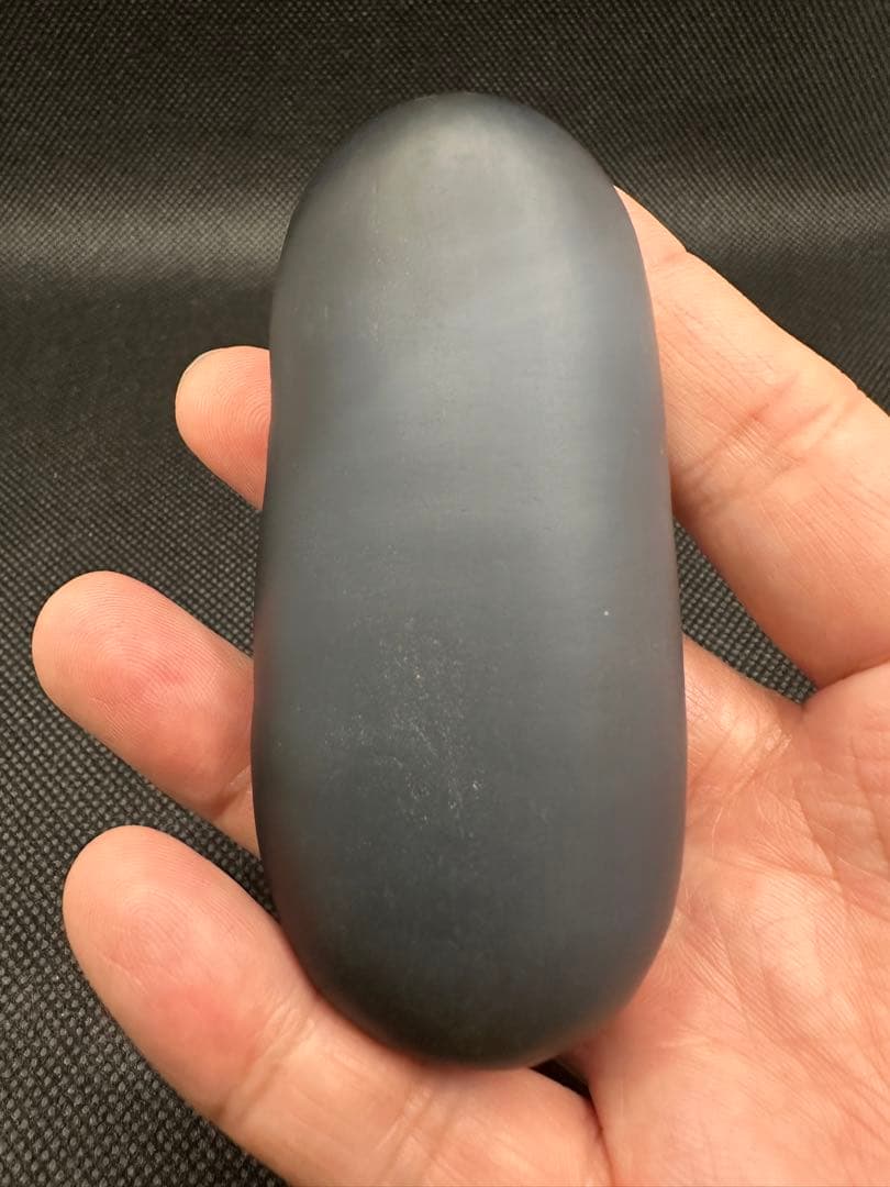 天然の黒い瑪瑙石 達磨　金銭　貔 のお守り　置き物　142g