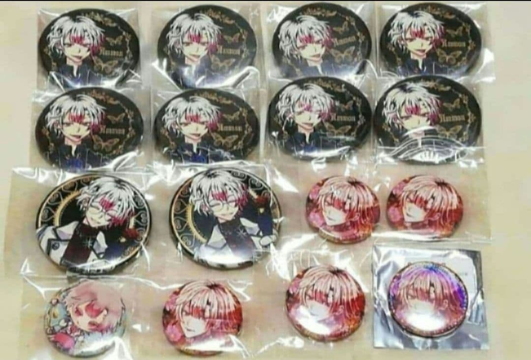 悪魔執事と黒い猫 あくねこ アモン　 缶バッジ　サンリオ　グリッター缶バッジ