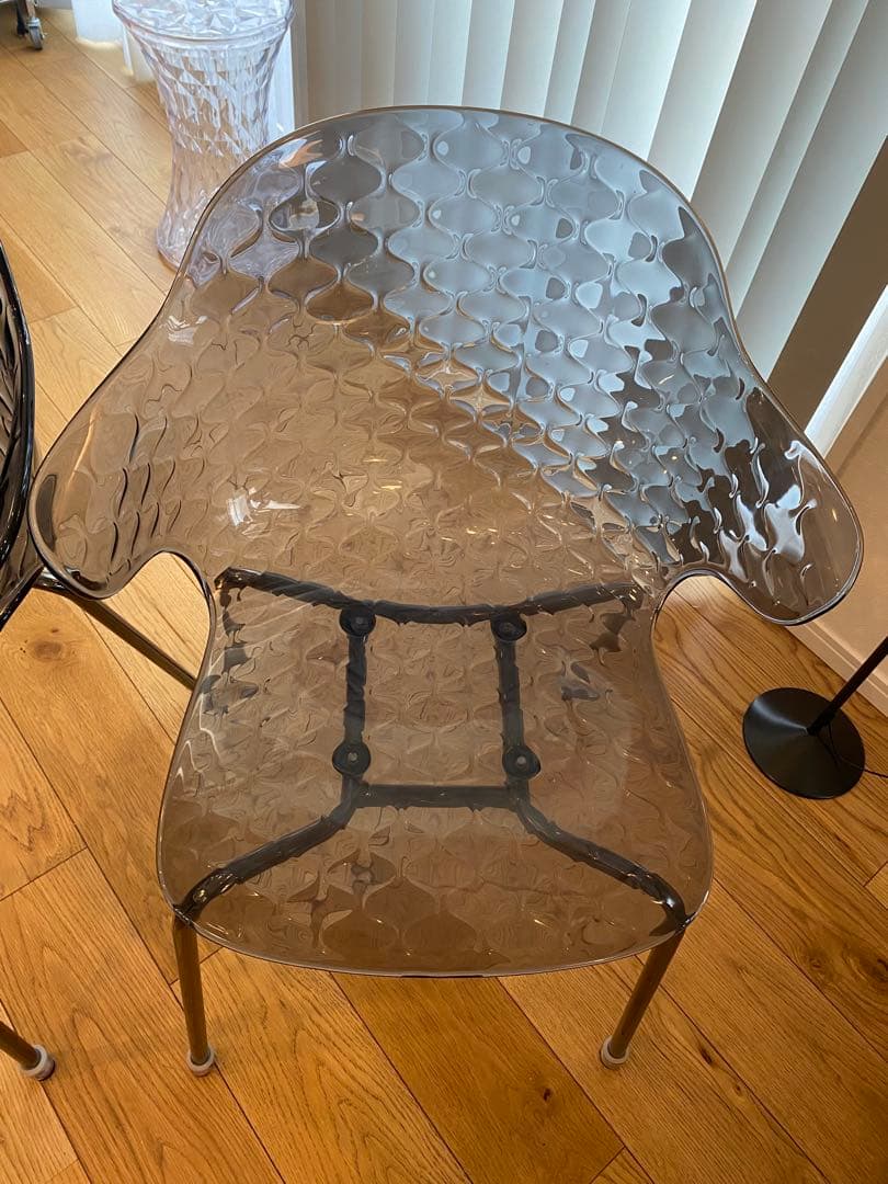 引き取り限定！カリガリス サントロペ チェア スモークグレー 2脚