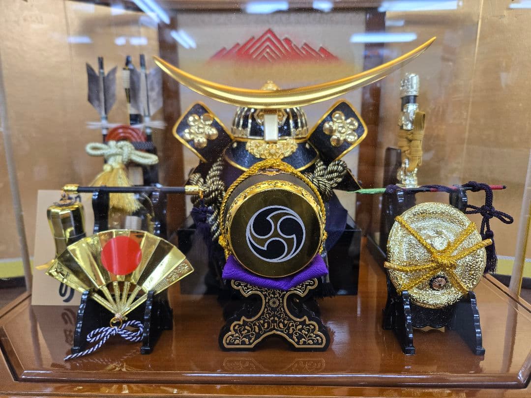 【展示品限り】五月人形　兜　伊達政宗　ケース飾り　※閉店セール　K32