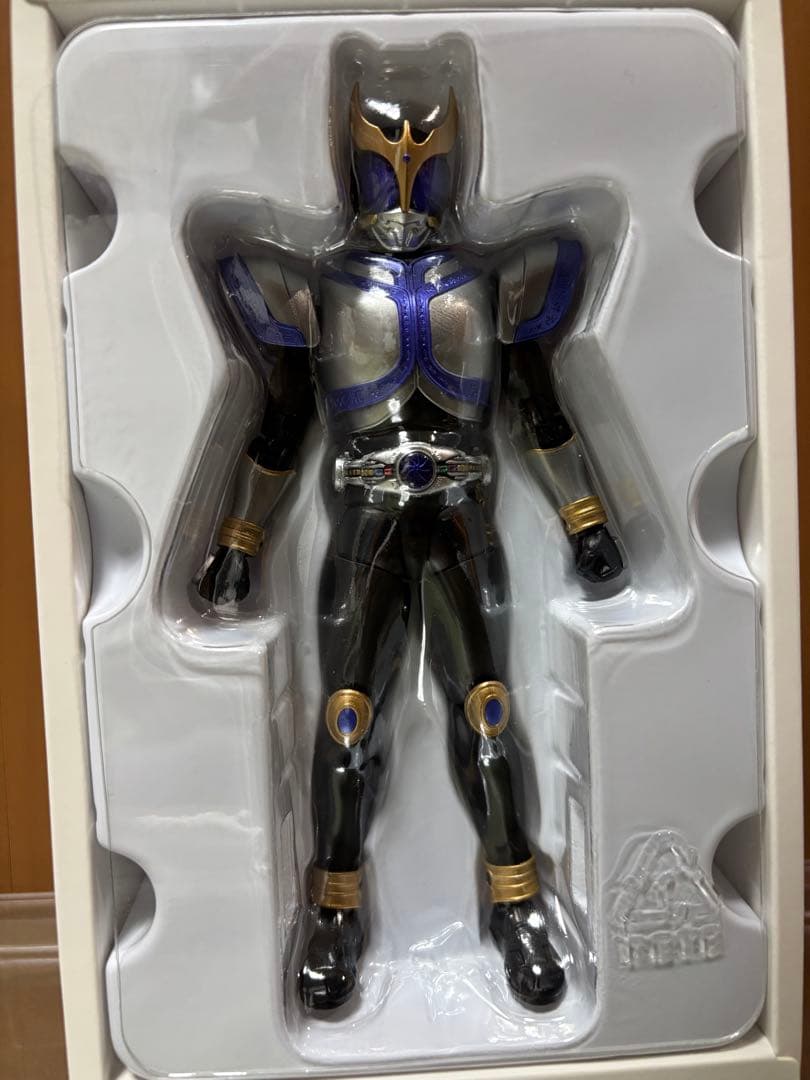 真骨彫製法仮面ライダークウガ　タイタンフォーム