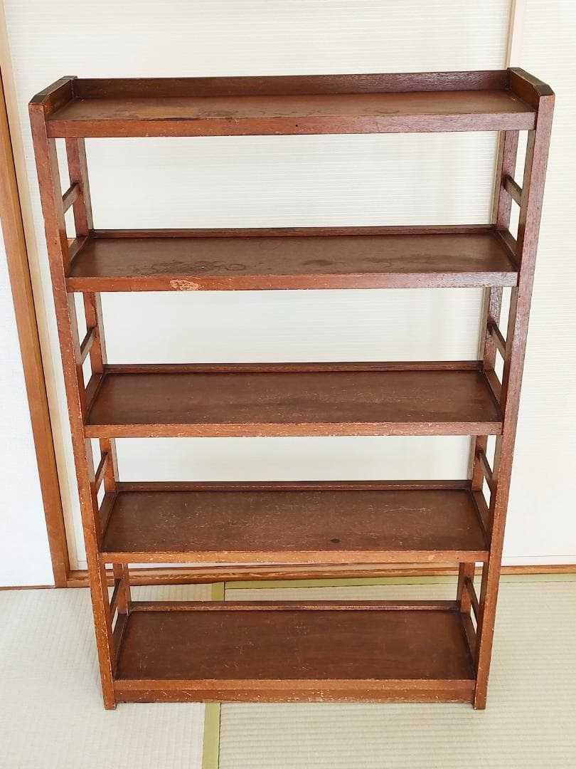 そうすけさんで買った古い木製の本棚