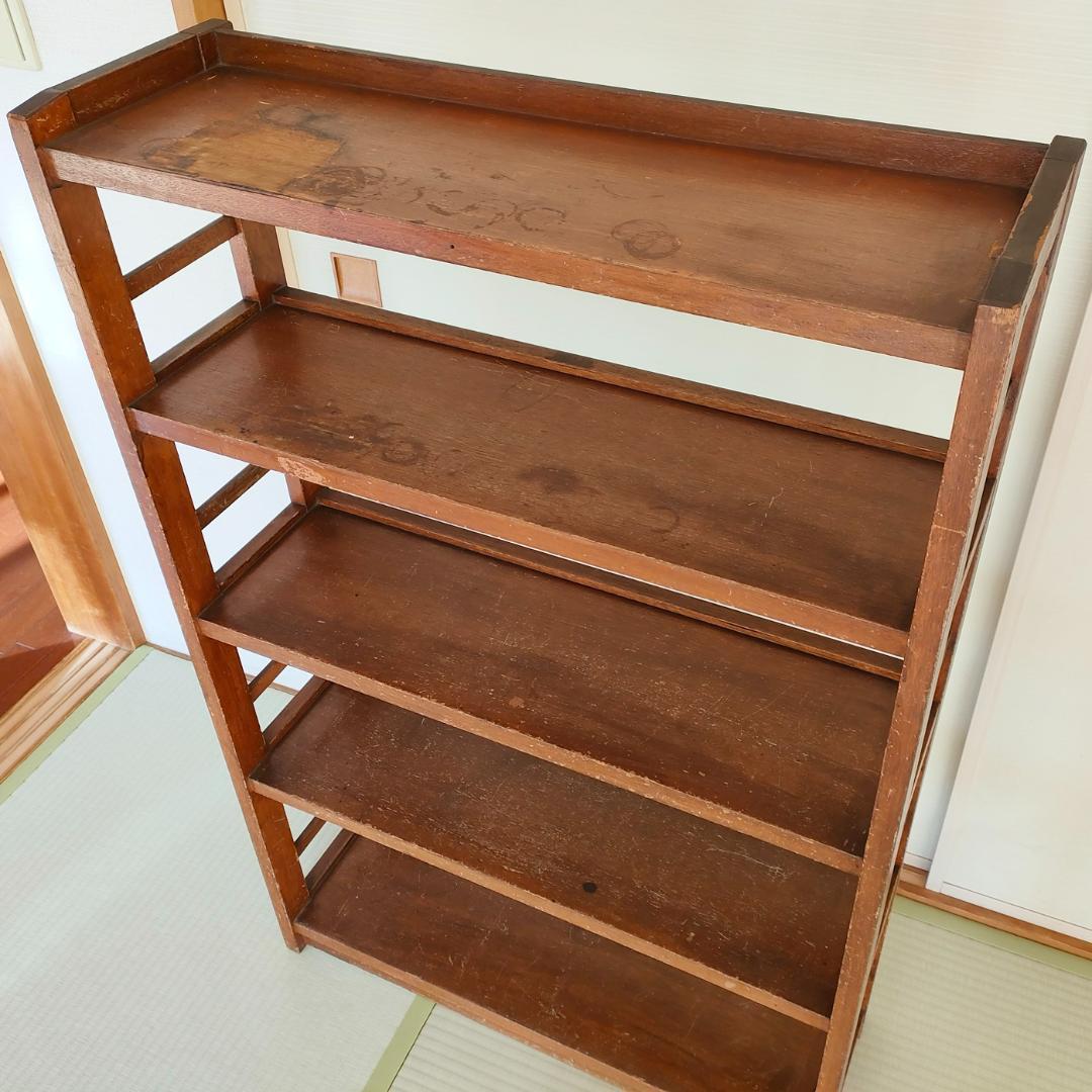 そうすけさんで買った古い木製の本棚