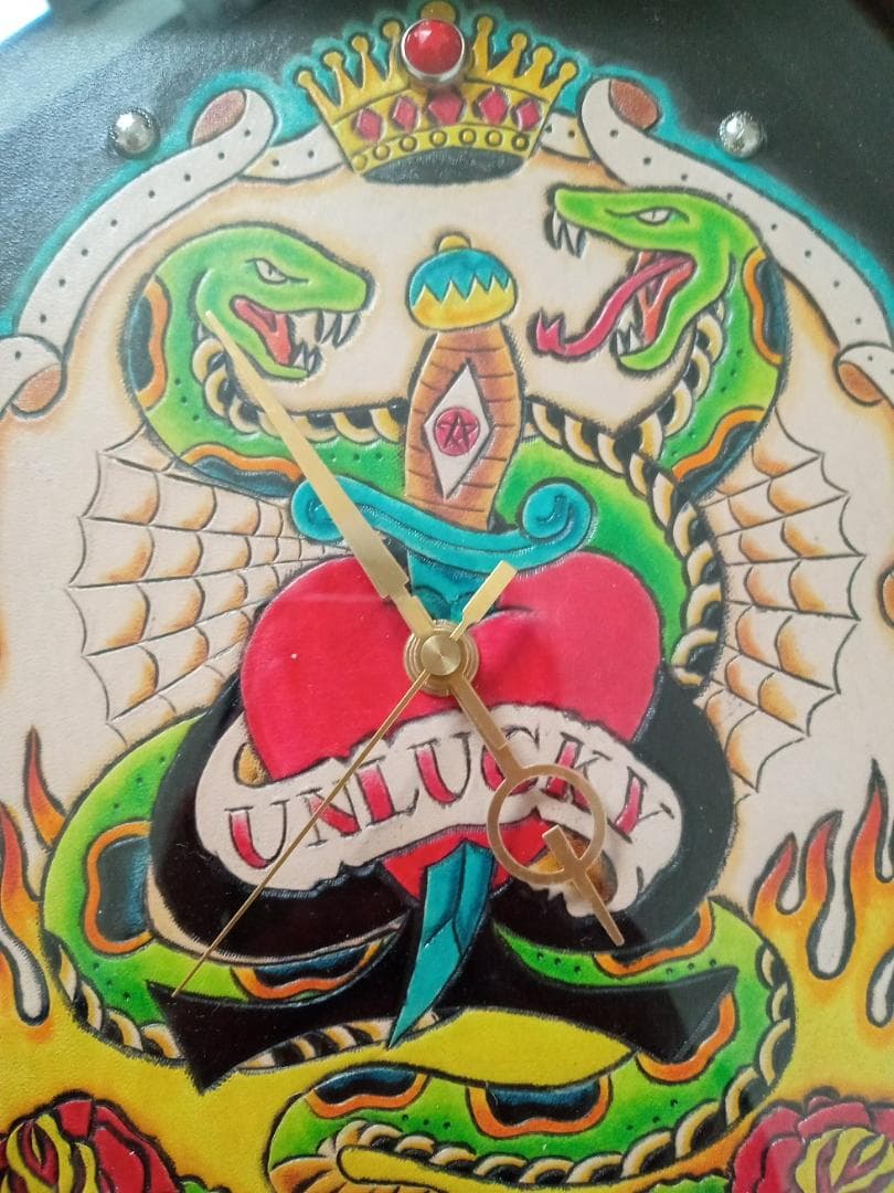 タトゥーデザイン壁掛け時計 ヴィンス・レイ ウォレット カービング ロカビリー