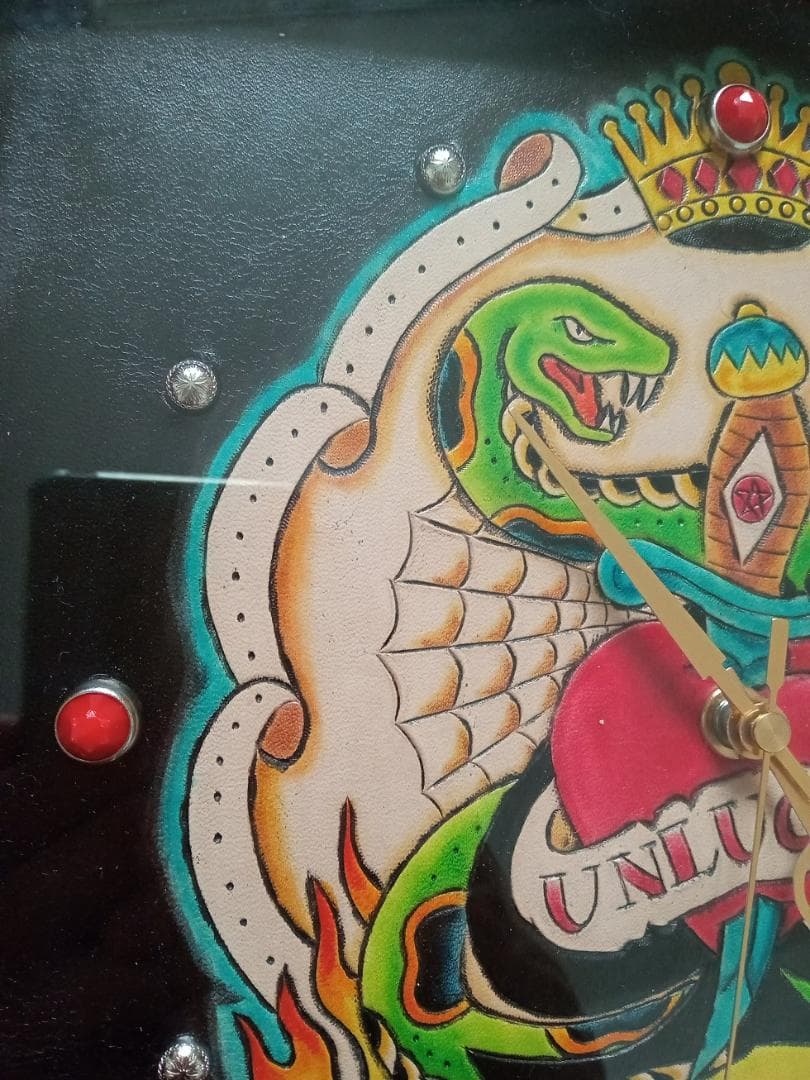 タトゥーデザイン壁掛け時計 ヴィンス・レイ ウォレット カービング ロカビリー