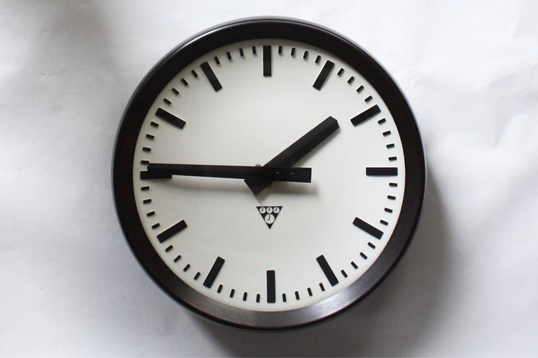 こちらこそが最安値 ピンバッジ付 Pragotron パラゴトロン 時計 掛時計