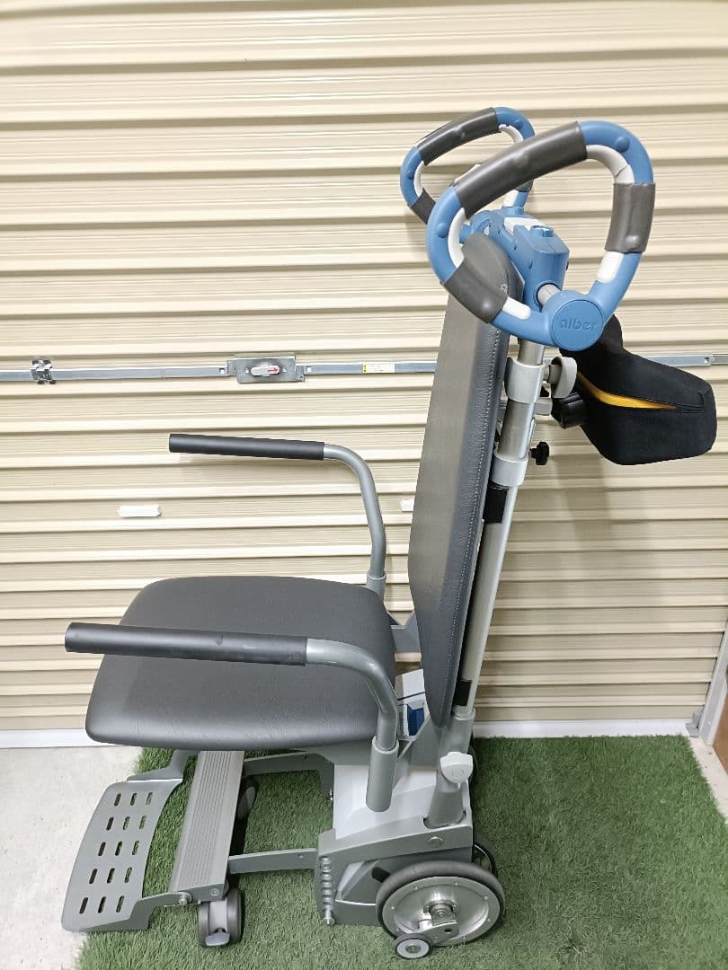 スカラモービル scalacombi コンビ仕様 車椅子 介助移動 階段昇降