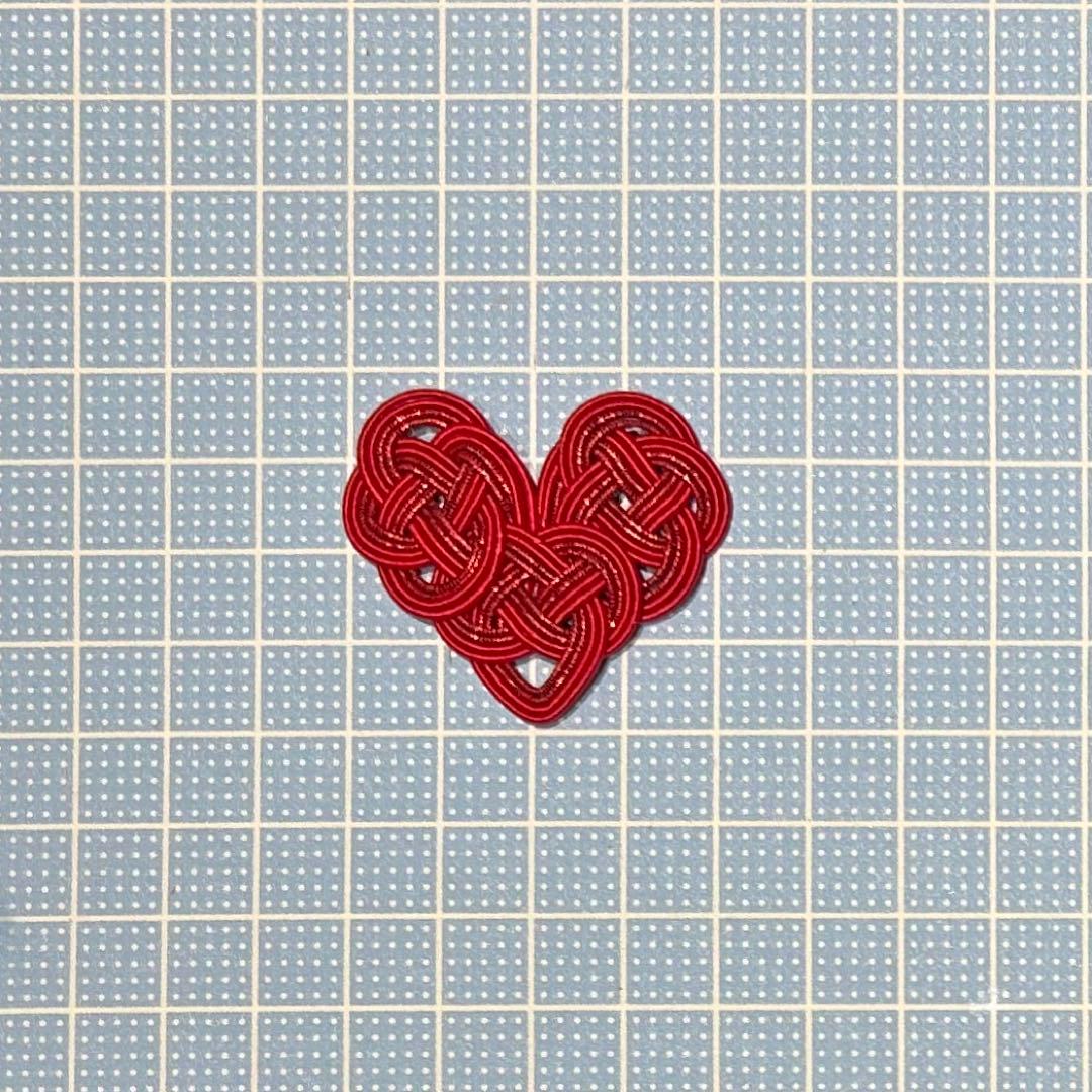 水引パーツ　大きめハート　18個