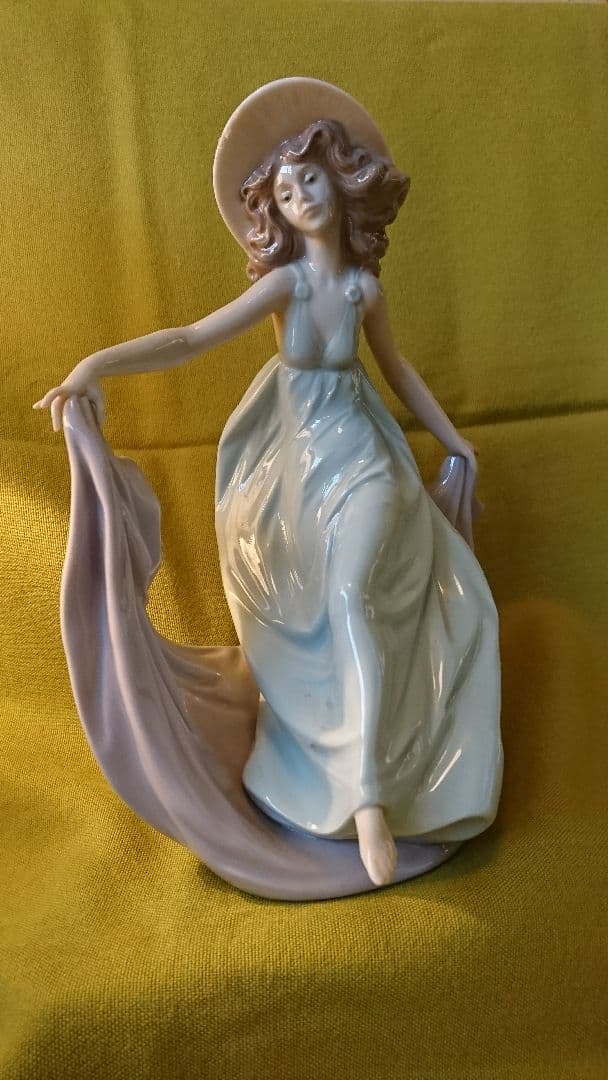 「売約済」LLADRO リアドロ 5月の舞踏 フィギュリン 美品