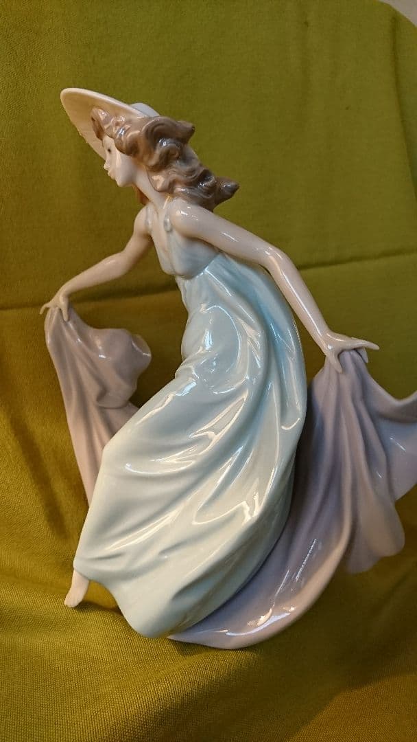 「売約済」LLADRO リアドロ 5月の舞踏 フィギュリン 美品