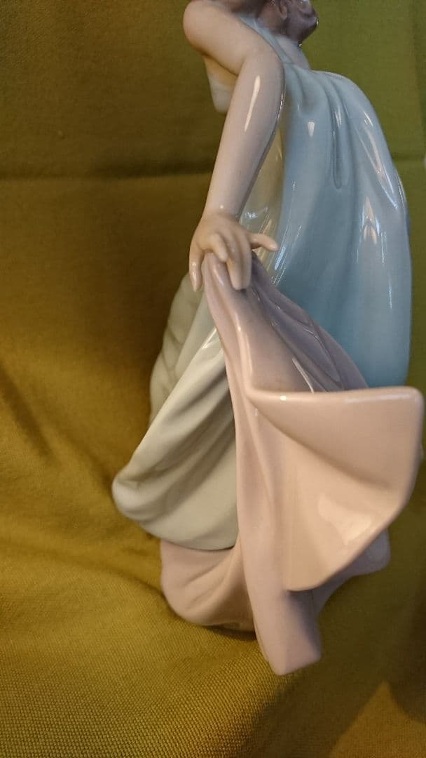 「売約済」LLADRO リアドロ 5月の舞踏 フィギュリン 美品