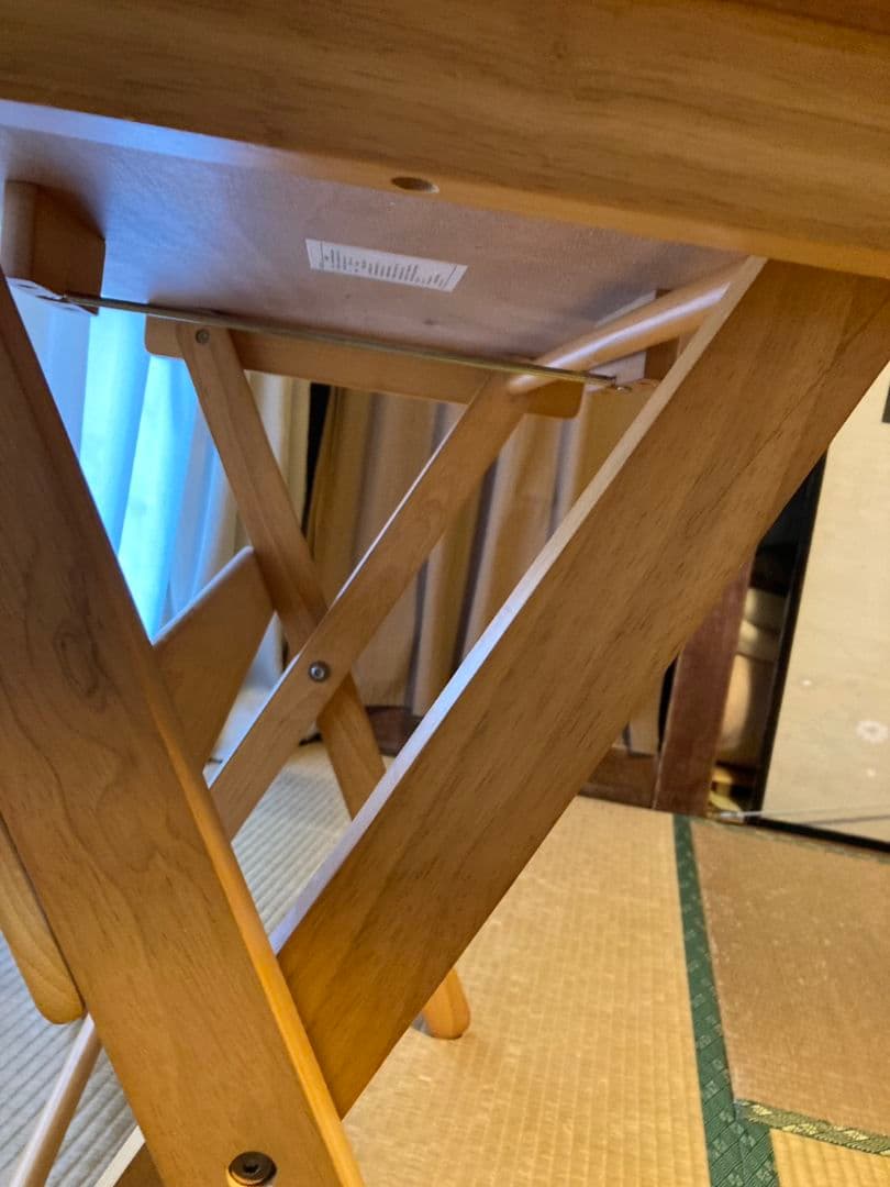 木製　折りたたみテーブルと椅子　天然木ラバーウッド　化粧パーティクルボード