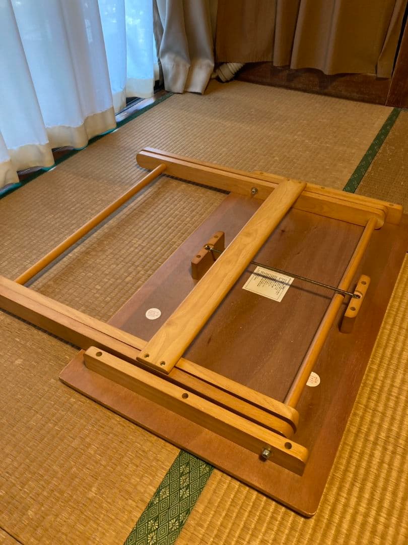 木製　折りたたみテーブルと椅子　天然木ラバーウッド　化粧パーティクルボード