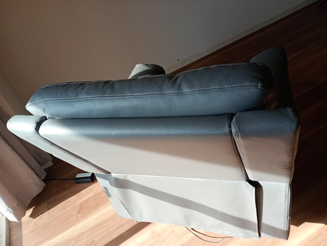 【スマホ充電可&回転式 1人掛け 電動リクライニング ソファ オットマン一体型