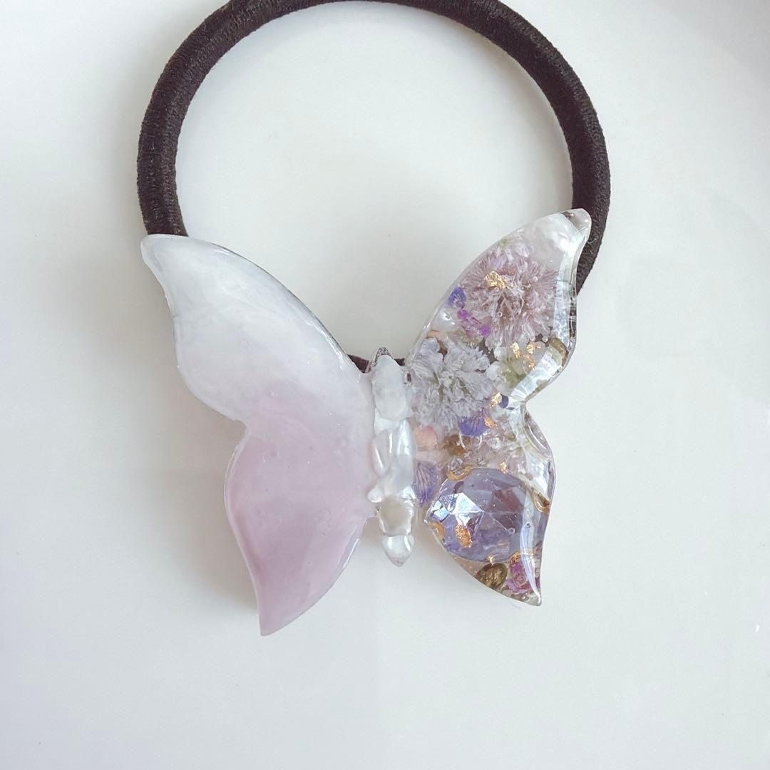 レジンヘアゴム ちょうちょ　バタフライ　ラベンダー　ビジュー　グラデーション