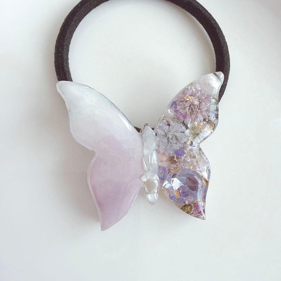 レジンヘアゴム ちょうちょ　バタフライ　ラベンダー　ビジュー　グラデーション