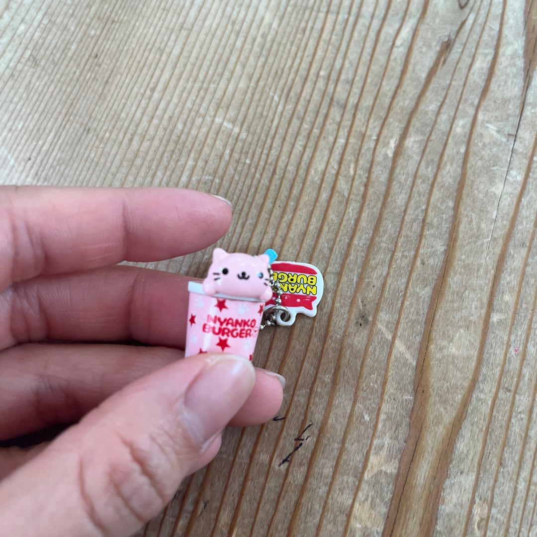 平成レトロ にゃんにゃんにゃんこ にゃんこバーガー キーホルダー