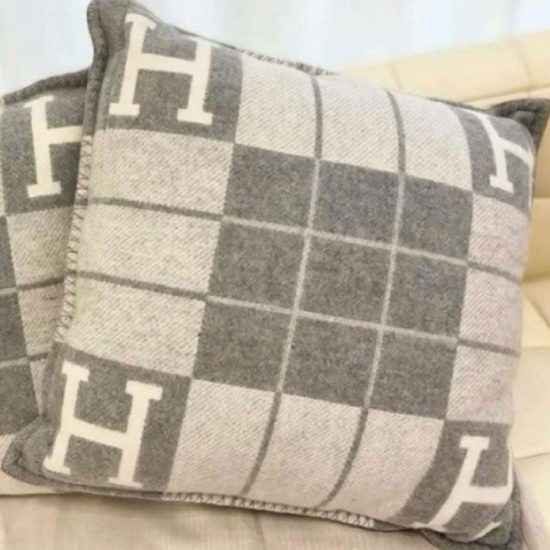 新品未使用品/HERMES/エルメス クッション《アヴァロンIII》 PM