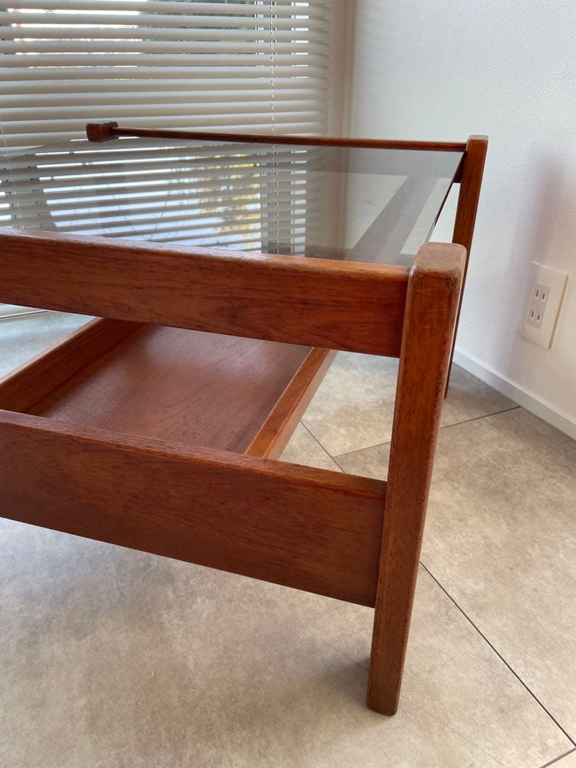 木製ガラストップセンターテーブル　ビンテージテーブル　チーク材　北欧家具