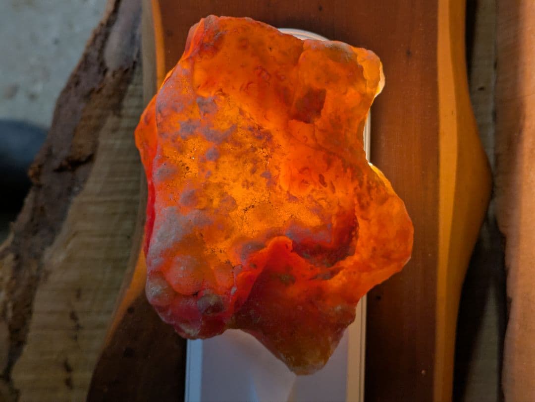 国産鉱物　花石瑪瑙　No.1 置物 木製ベース付き