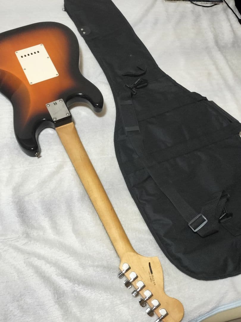 Squier by Fender スクワイヤー ストラト ケースオマケ多数付 - メルカリ