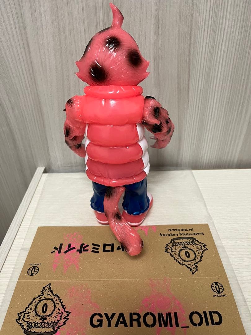 gyaromi ギャロミオイド 墓場の画廊 コーラルピンク ソフビ