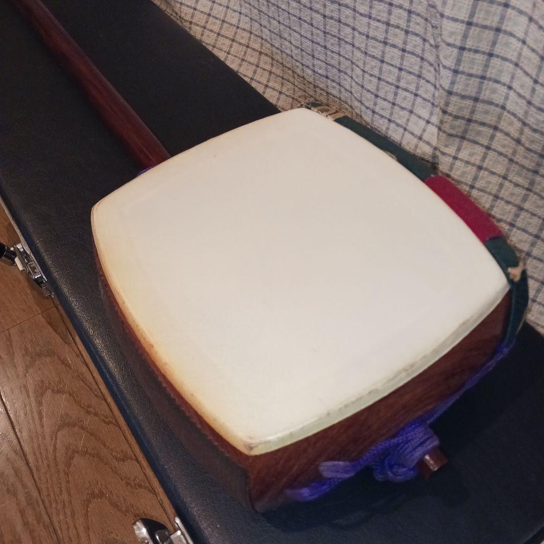 【値下げ】三味線　中棹（太さ　約2.6cm）破れなし ハードケース付き