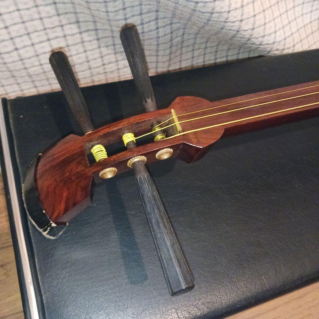 【値下げ】三味線　中棹（太さ　約2.6cm）破れなし ハードケース付き