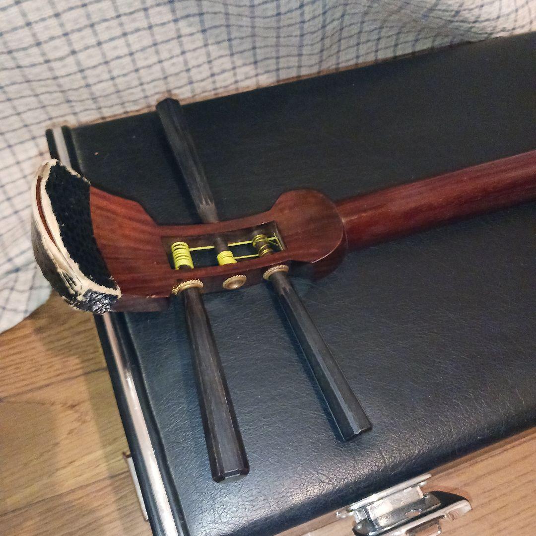 【値下げ】三味線　中棹（太さ　約2.6cm）破れなし ハードケース付き