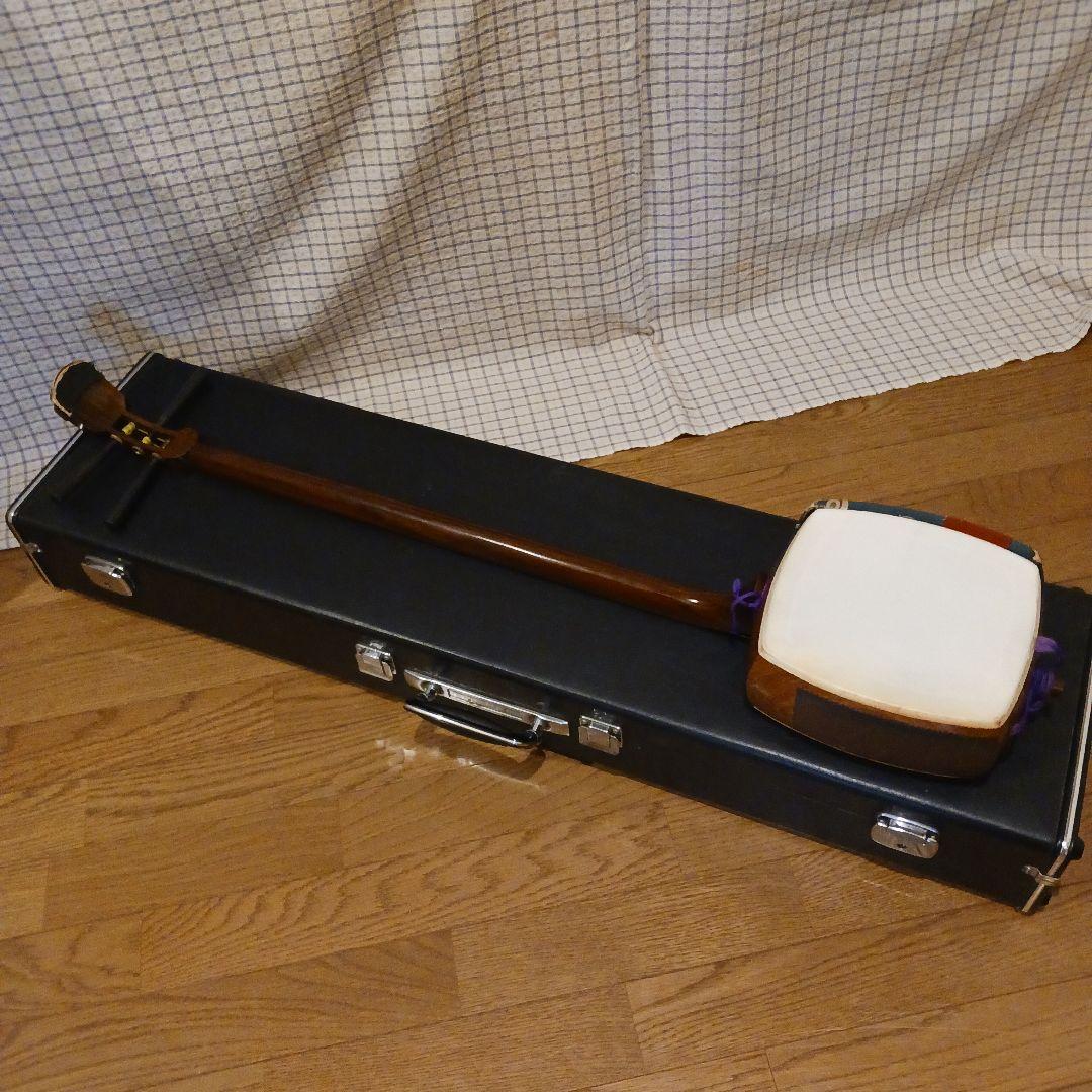 【値下げ】三味線　中棹（太さ　約2.6cm）破れなし ハードケース付き