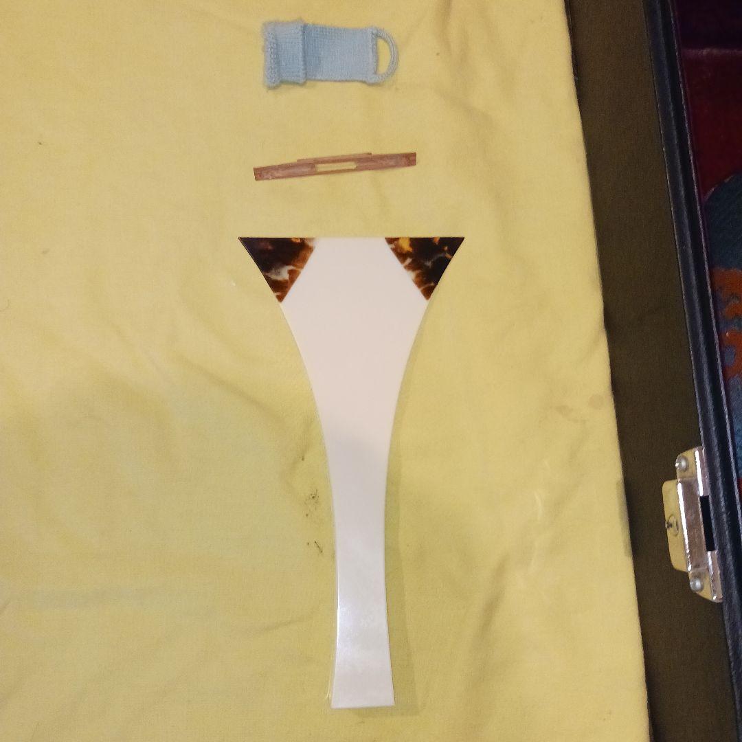 【値下げ】三味線　中棹（太さ　約2.6cm）破れなし ハードケース付き