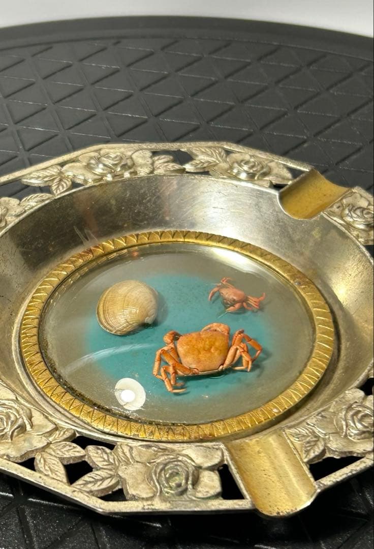 戦後の占領下での日本製　カニと貝を配したのお洒落な灰皿【希少品】＜25b12＞