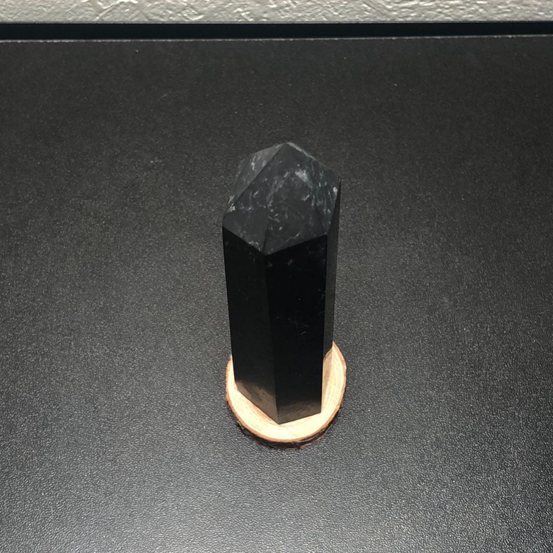 シュンガイト(Shungite)　パワーストーン　浄化　天然石　六角形の柱