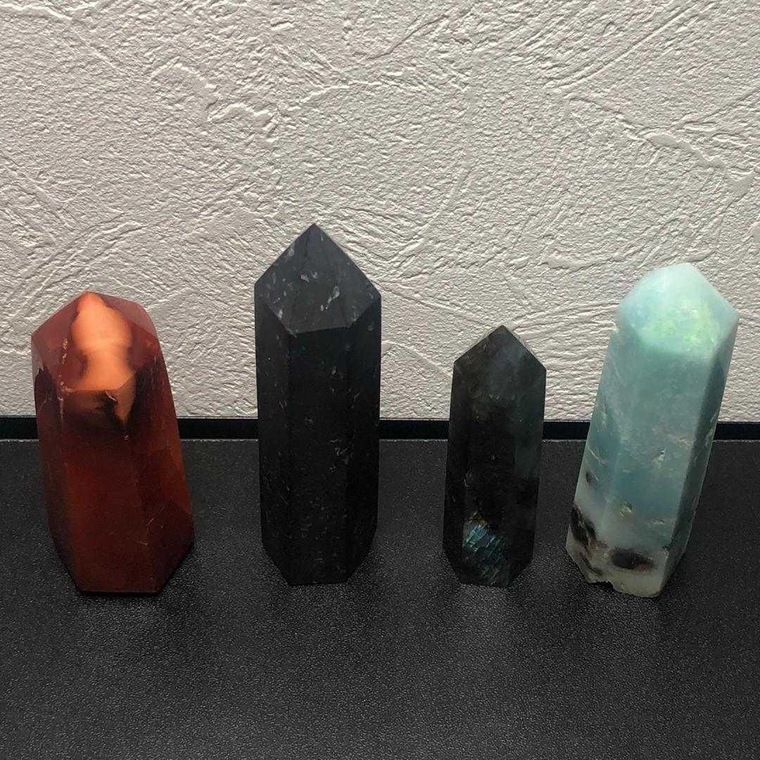 シュンガイト(Shungite)　パワーストーン　浄化　天然石　六角形の柱