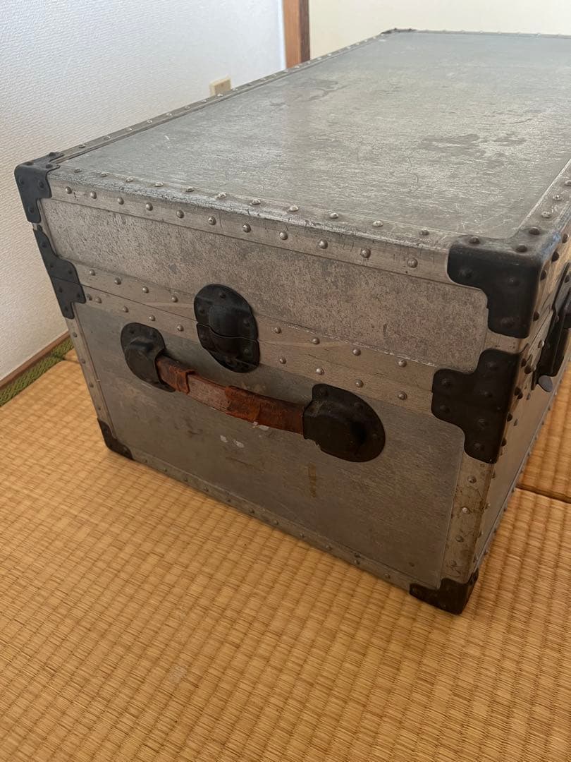 貴重❗️大型アルミトランク