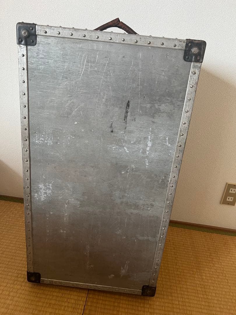 貴重❗️大型アルミトランク