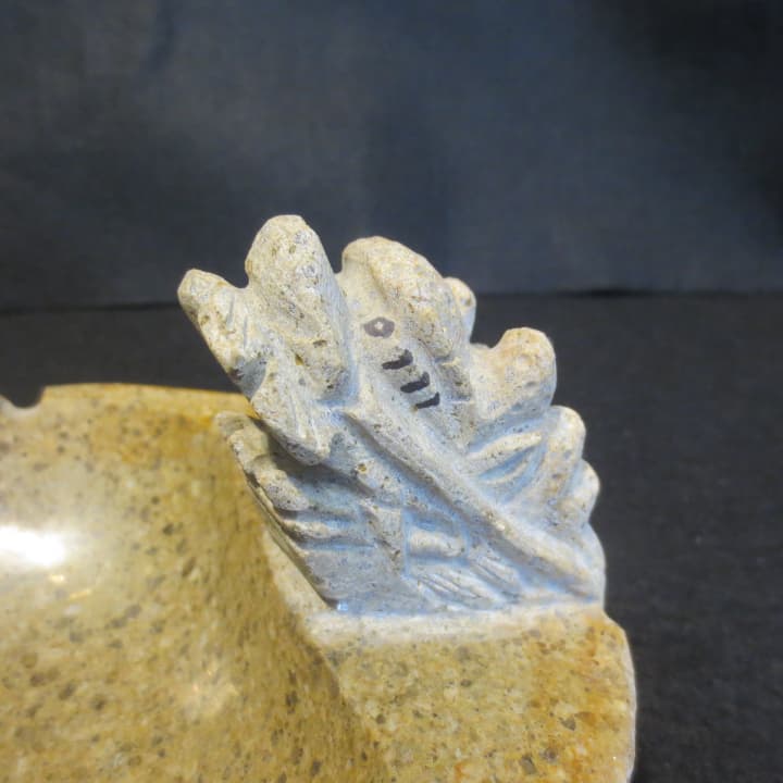 灰皿 石 龍 1.0kg 17*14*ｈ8cm