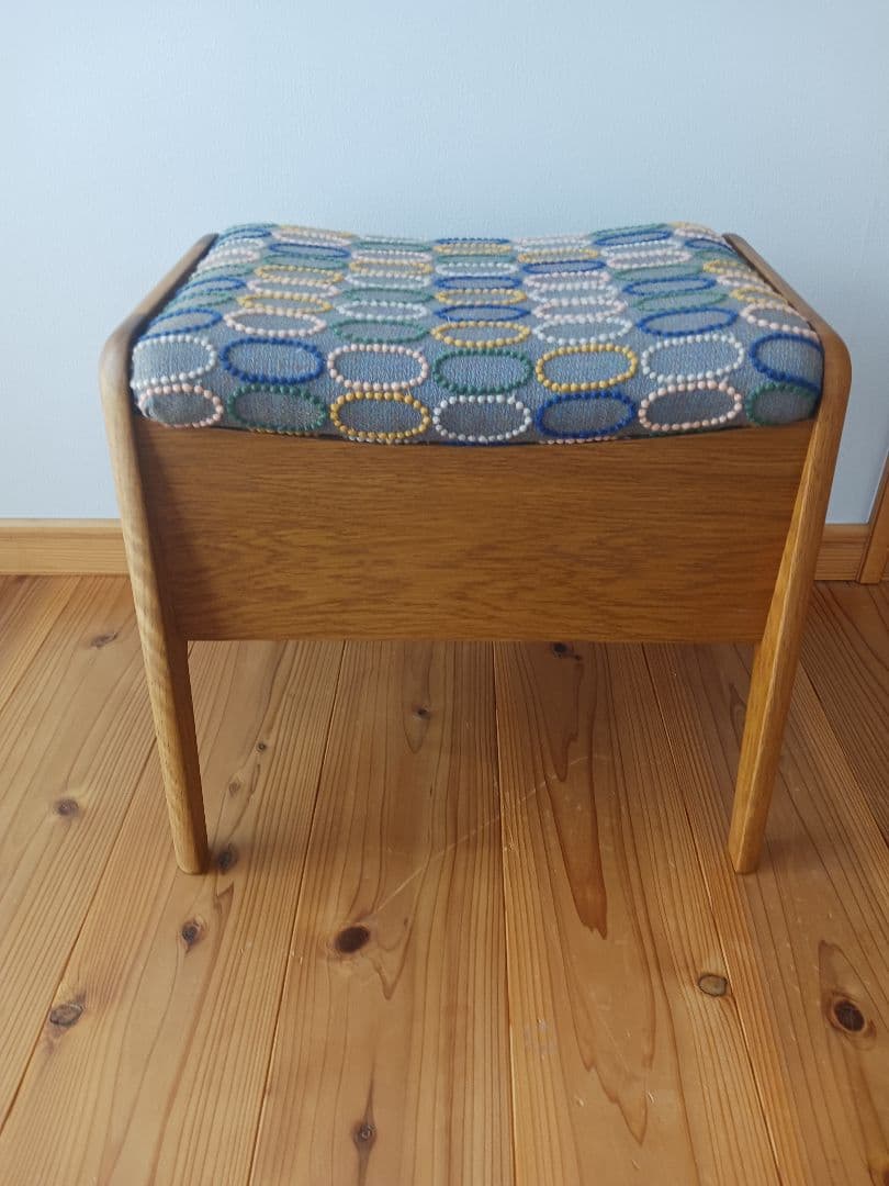 ハンドメイド木製スツール