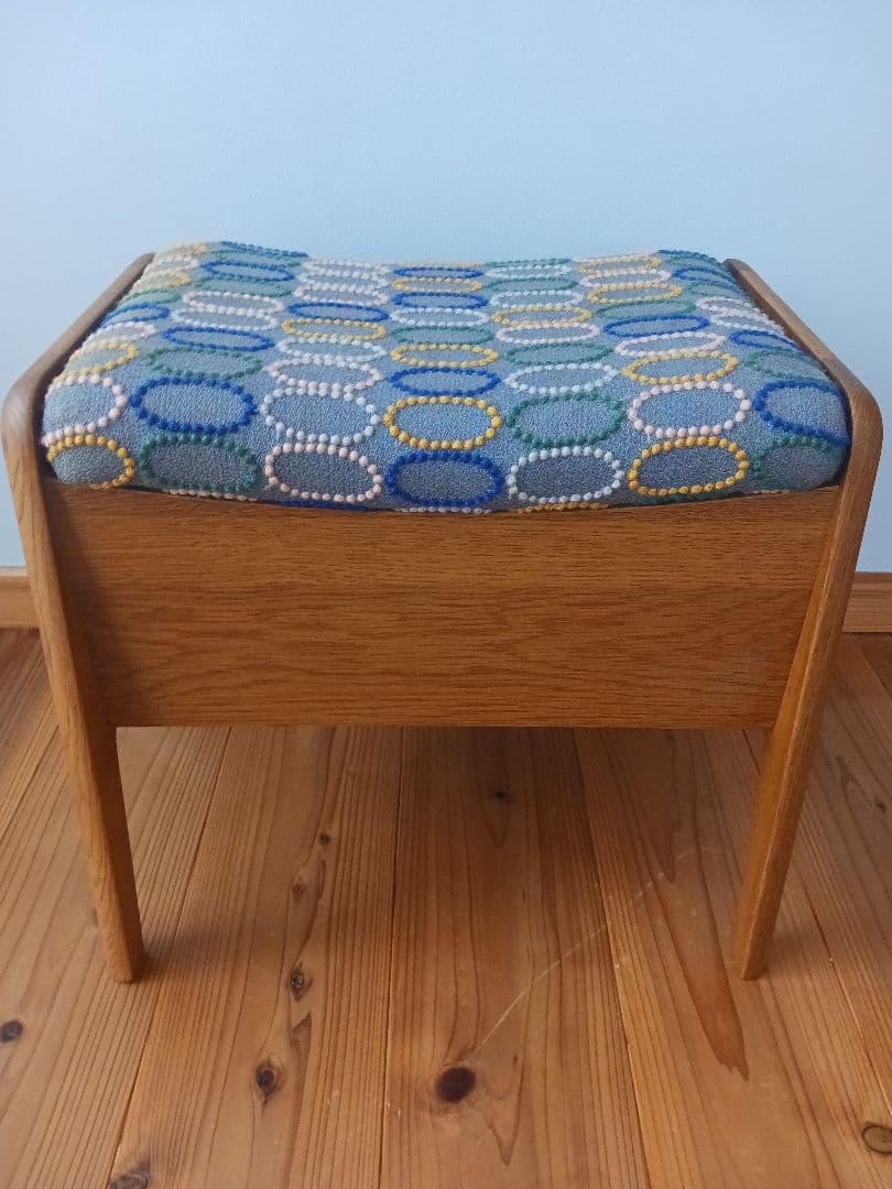 ハンドメイド木製スツール