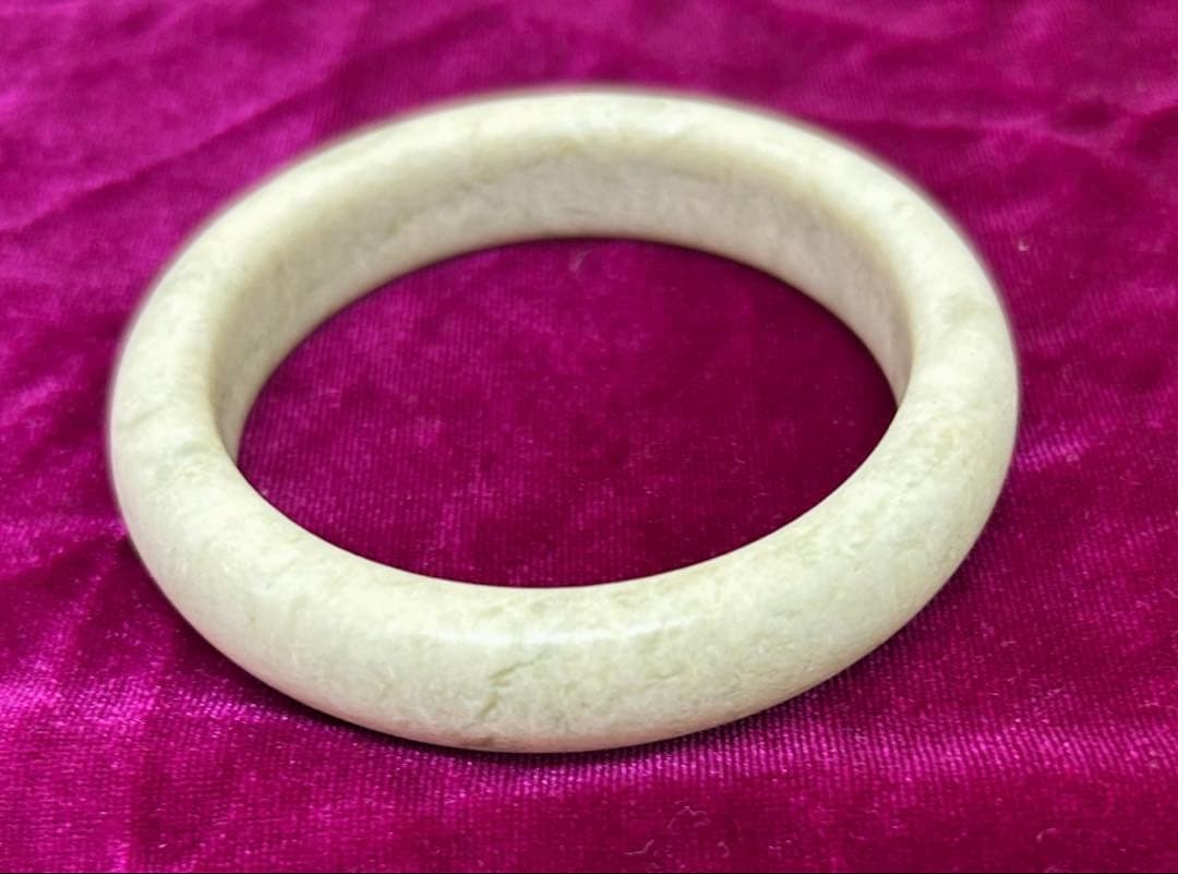 美品　天然石 玉 翡翠 バングル。y s z112