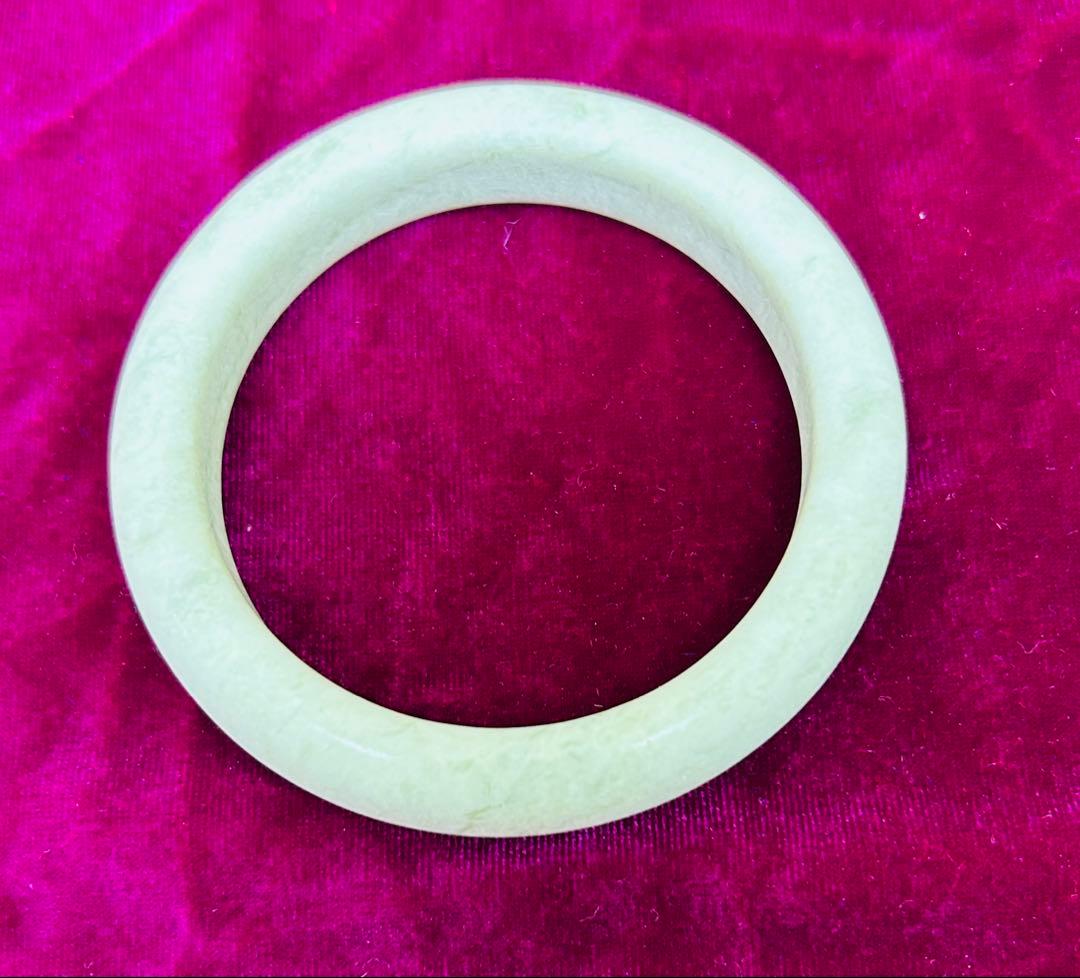 美品　天然石 玉 翡翠 バングル。y s z112
