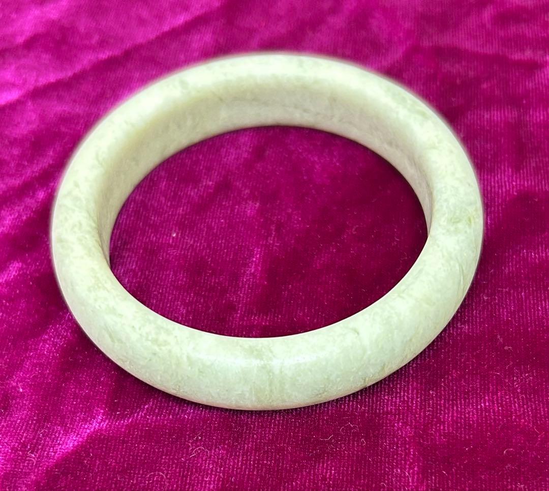 美品　天然石 玉 翡翠 バングル。y s z112