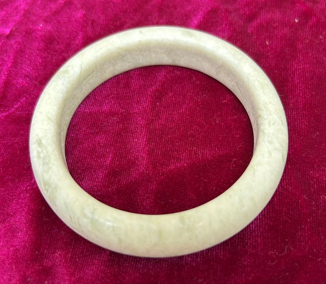 美品　天然石 玉 翡翠 バングル。y s z112