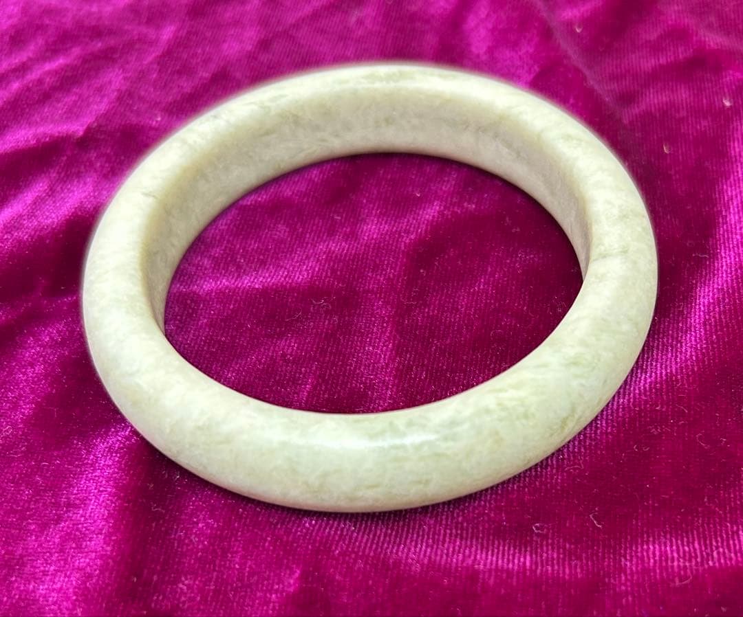 美品　天然石 玉 翡翠 バングル。y s z112