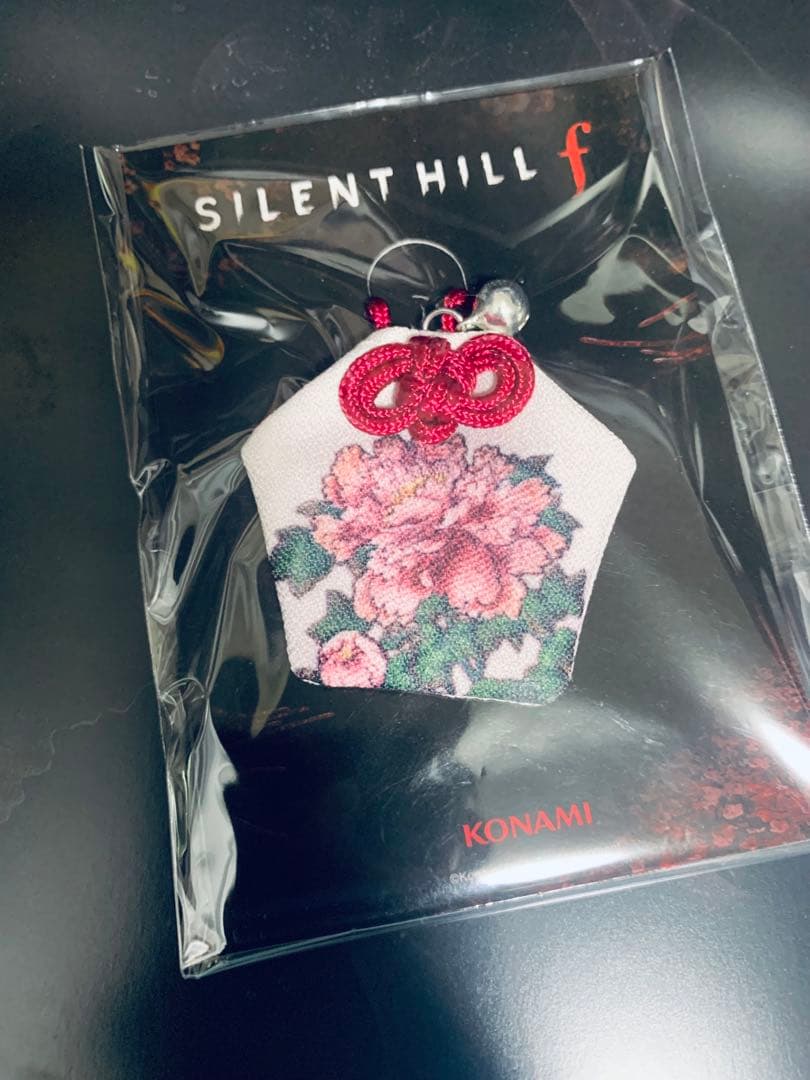 サイレントヒルf お守り ボタン SILENT HILL f - メルカリ