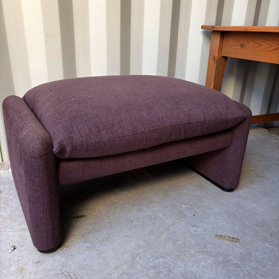 取付無料！カッシーナ マラルンガ 紫ファブリックオットマン✨