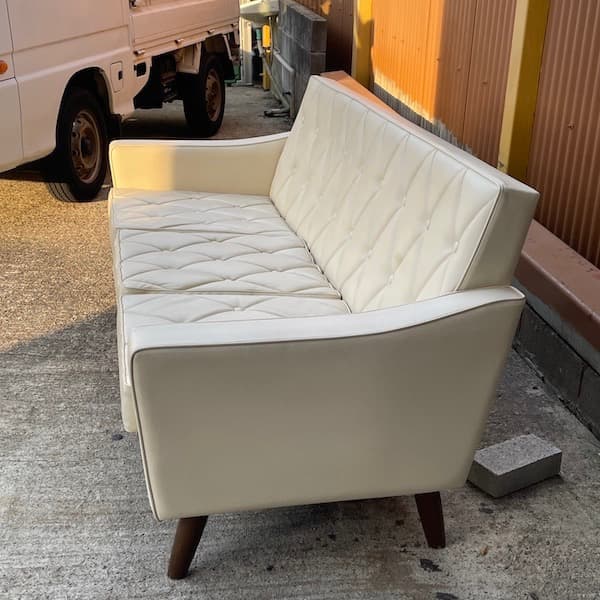 カリモク60 ３シーターロビーチェア　アイボリー　３人がけソファ